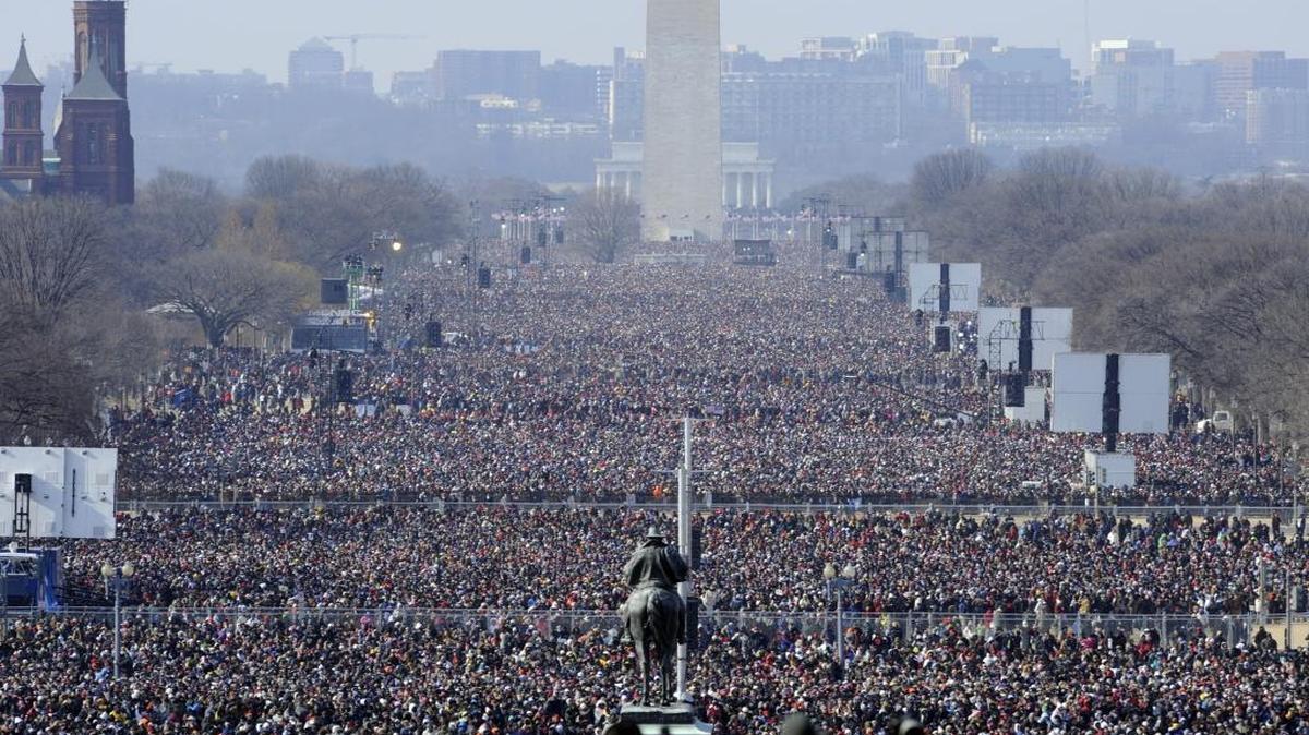 President Barack Obama’s first inauguration drew a record 1.8 million people to the National Mall on Jan. 20, 2009. Planners say President-elect Donald Trump’s inauguration is expected to draw 800,000, based on past attendance and data including hotel and restaurant reservations and chartered buses.