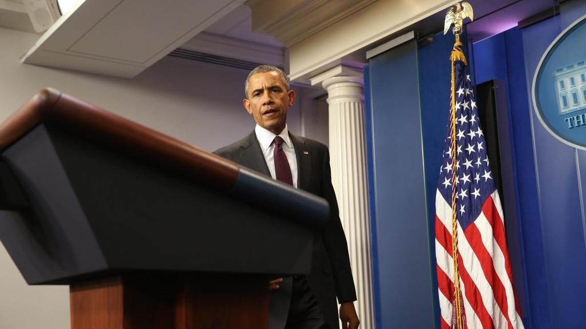 
President Barack Obama arrives to speak in the Brady Press Briefing Room at the White House in Washington, Thursday, Oct. 1, 2015, about the shooting at the community college in Oregon. The shooting happened at Umpqua Community College in Roseburg, Ore., about 180 miles south of Portland. 
