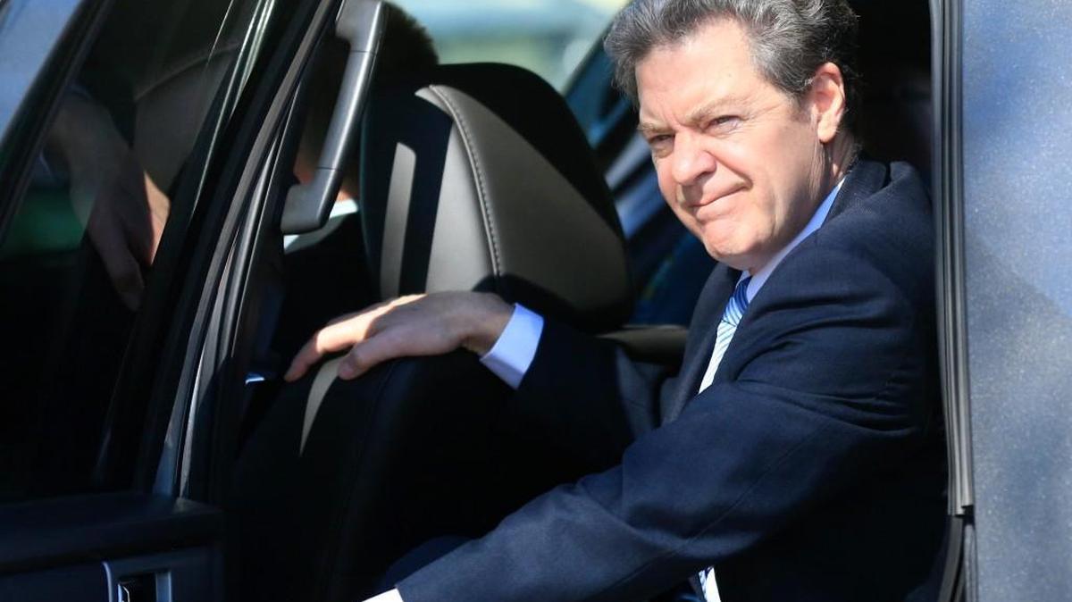 Sam Brownback of Kansas is still the most unpopular governor in America according to a new survey.